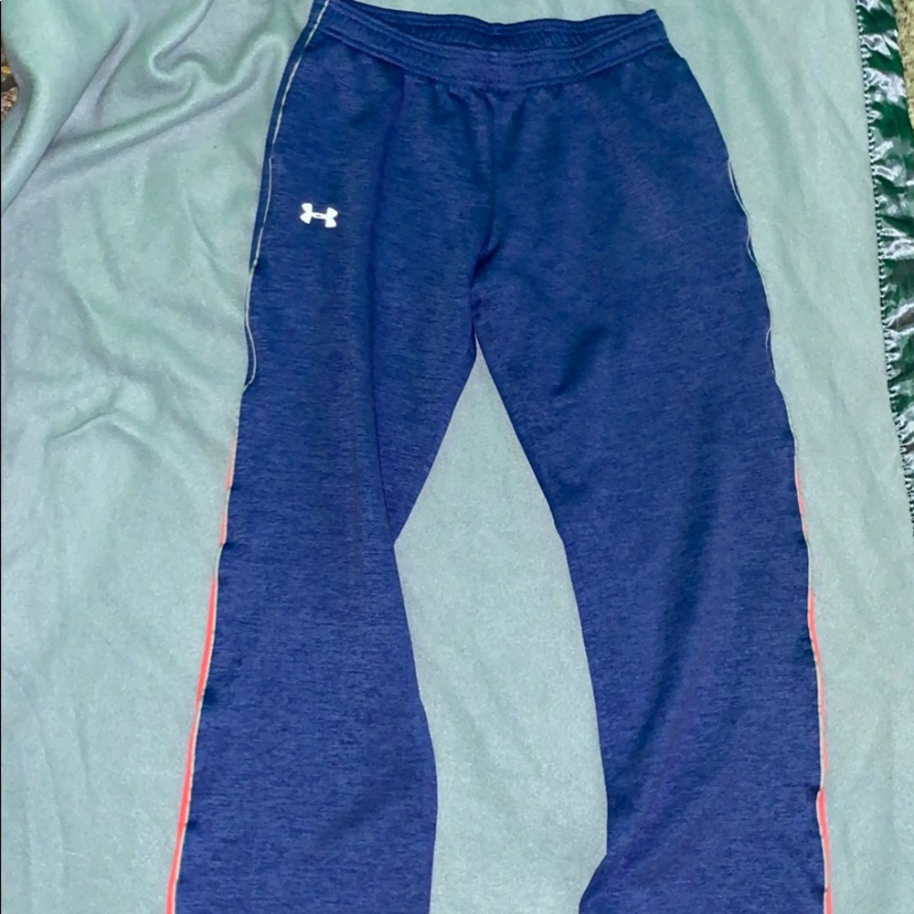 Under armor sweats 🤍